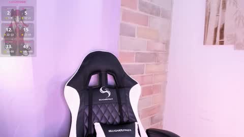 Snapshot of im_scarlet2 chatting on October 2025 10:53:02 PM Scarlet online show from October 2025 10:53:02 PM