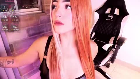 Snapshot of im_scarlet2 chatting on October 2025 12:43:02 AM Scarlet online show from October 2025 12:43:02 AM