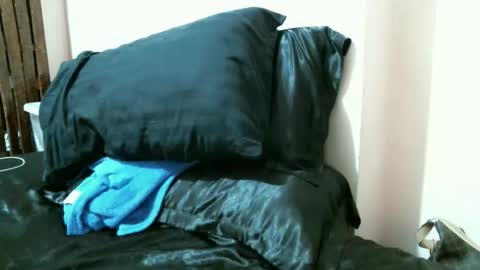 Snapshot of im_your_secret chatting on November 2025 10:25:02 AM im_your_secret online show from November 2025 10:25:02 AM