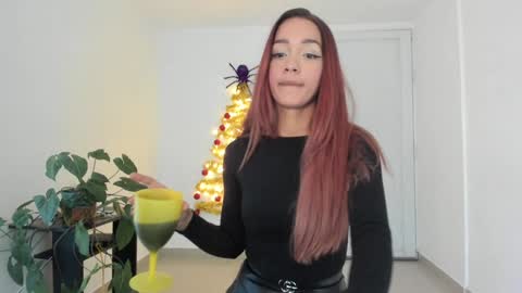 mia ---------  COL TIME online show from December 2024 12:00:02 AM