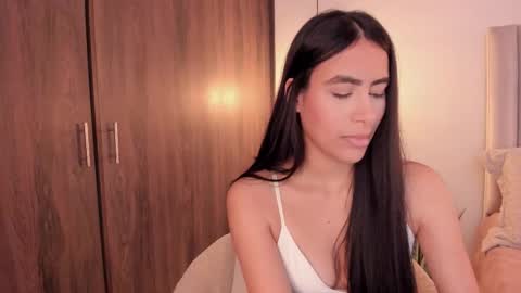 sarah online show from November 2025 08:33:02 PM