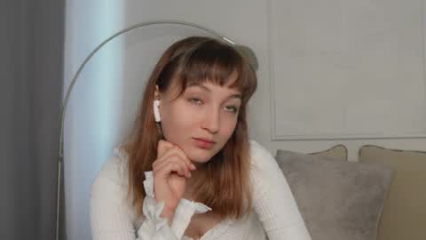 invokersgirl online show from September 2025 03:01:01 PM