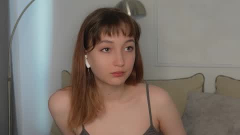 invokersgirl online show from September 2025 03:00:02 PM