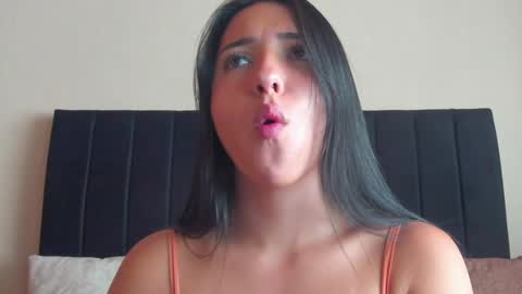 Isa and Natasha online show from December 2024 03:37:01 PM