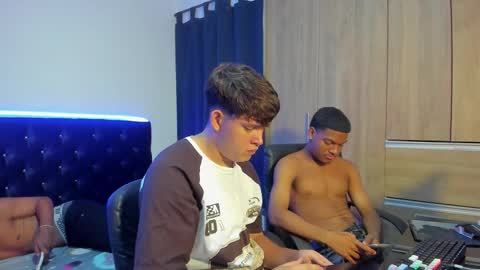 isaac_master77 online show from November 2025 04:12:01 AM