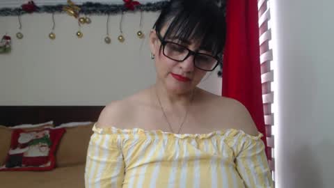 Isabeel Sofia online show from December 2024 03:54:02 PM