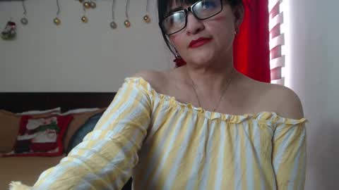 Isabeel Sofia online show from December 2024 07:10:01 PM