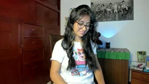 Isabella22 1 online show from January 2025 11:44:02 PM