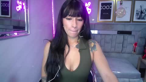 Snapshot of isabella_collen_v chatting on February 2025 12:16:01 PM Hi Stream 800am to 200pm online show from February 2025 12:16:01 PM