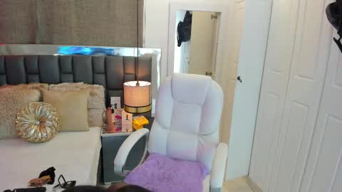 Iseey online show from February 2025 03:35:02 AM