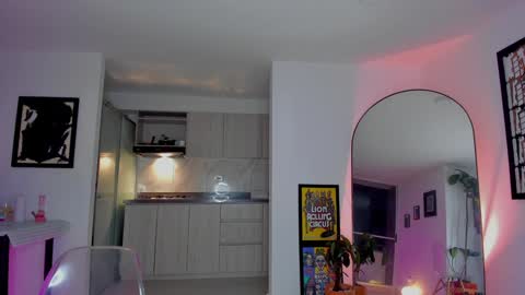 Snapshot of itslau_ chatting on December 2024 03:37:01 AM lau online show from December 2024 03:37:01 AM