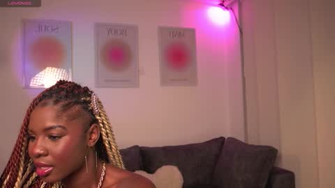 Snapshot of itslau_ chatting on December 2025 07:26:02 AM lau online show from December 2025 07:26:02 AM