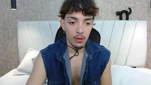 jake_laraxxx online show from September 2025 05:58:01 PM