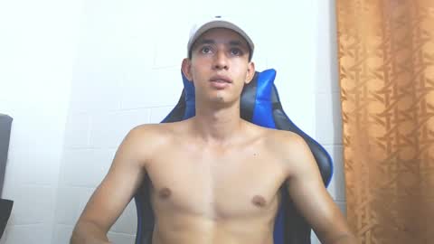 Hi guys im new 3 online show from March 2025 08:42:02 PM