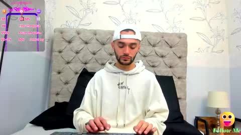 jakemagnus_ online show from December 2024 12:13:02 PM