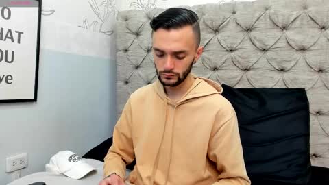 jakemagnus_ online show from December 2024 12:20:02 PM