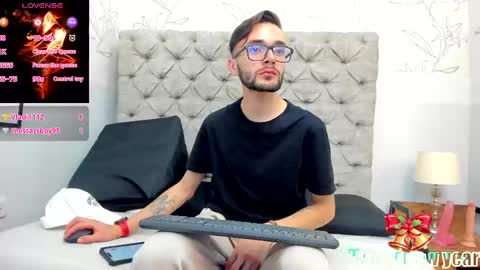 jakemagnus_ online show from December 2024 04:14:02 PM