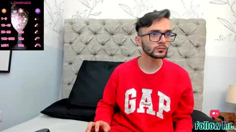 jakemagnus_ online show from January 2025 11:46:01 AM