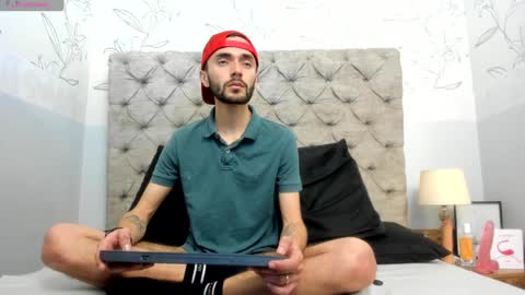 jakemagnus_ online show from January 2025 09:11:02 PM
