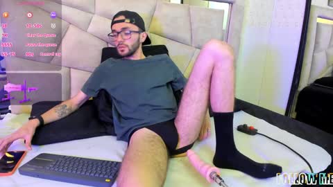 jakemagnus_ online show from January 2025 07:07:01 PM