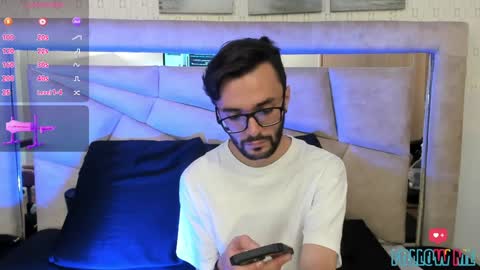 jakemagnus_ online show from February 2025 12:26:02 PM