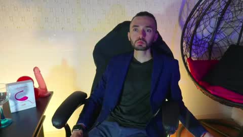 jakemagnus_ online show from February 2025 02:39:02 AM