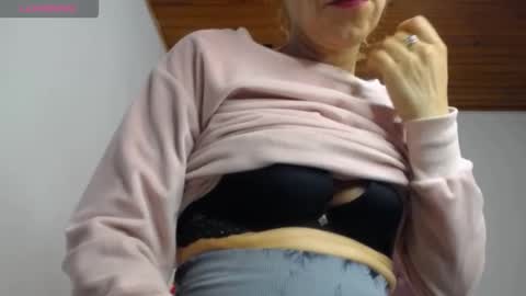 jazmin online show from September 2025 09:08:02 PM