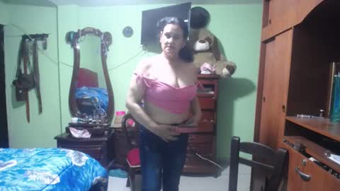 jazmim online show from February 2025 10:17:02 PM
