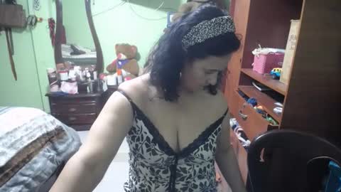 jazmim online show from September 2025 12:32:02 PM