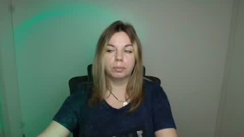 Jennifer online show from September 2025 05:32:01 AM