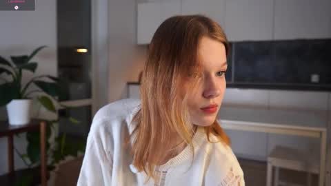 Molly online show from December 2025 03:19:01 PM