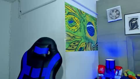 Snapshot of jhonny_flames7 chatting on November 2025 04:12:02 AM jhonny online show from November 2025 04:12:02 AM