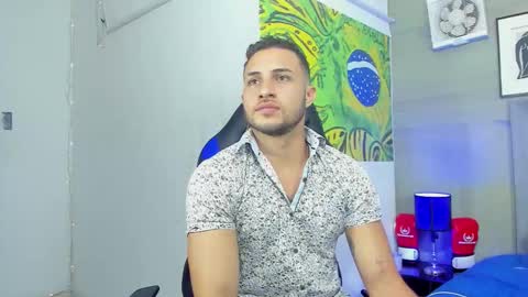 Snapshot of jhonny_flames7 chatting on December 2025 03:33:01 AM jhonny online show from December 2025 03:33:01 AM