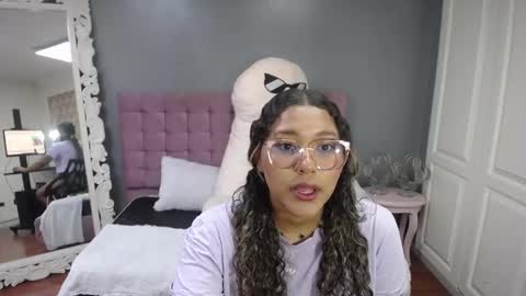 Jimena  online show from September 2025 02:30:02 PM