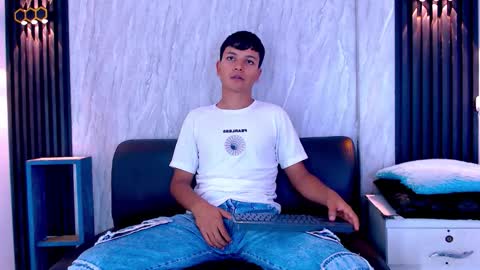 Snapshot of joseph_gonzalez chatting on December 2025 03:01:02 AM Joseph Gonzalez online show from December 2025 03:01:02 AM