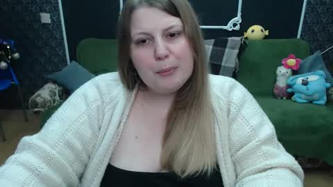 josiesun771 online show from February 2025 01:38:01 PM