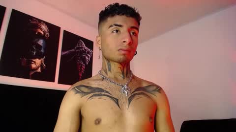 juancamilo66_ online show from January 2025 07:44:02 PM