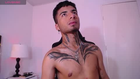 juancamilo66_ online show from February 2025 06:51:01 PM