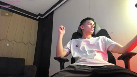 Juan online show from December 2025 09:00:01 PM