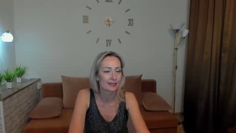 julia__cherry_ online show from February 2025 04:54:02 PM