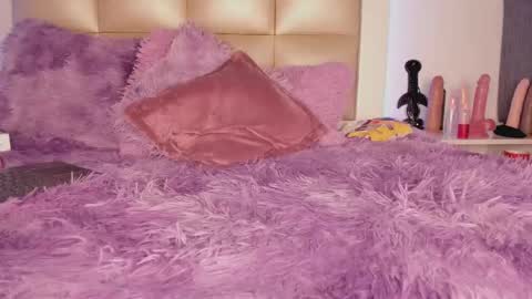 juliana_js_ online show from November 2025 08:58:02 AM