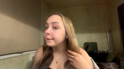 Snapshot of julietmegown chatting on November 2025 05:13:02 PM Mia online show from November 2025 05:13:02 PM