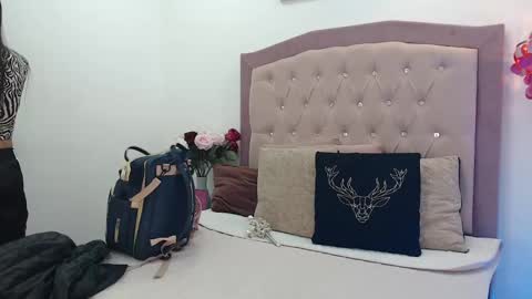 julieth online show from September 2025 12:27:02 PM