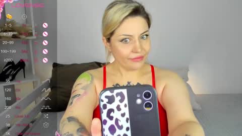 Jully online show from February 2025 11:20:02 AM