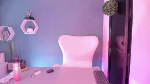 junosomnum online show from March 2025 05:00:02 AM