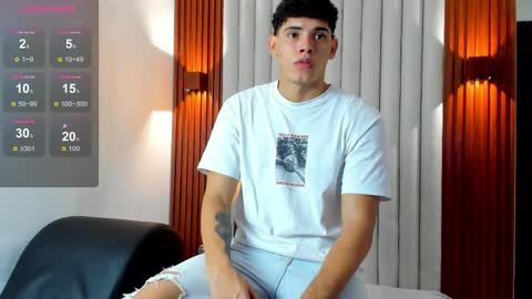 Snapshot of justin_mack_ chatting on November 2025 12:05:01 PM Justin online show from November 2025 12:05:01 PM