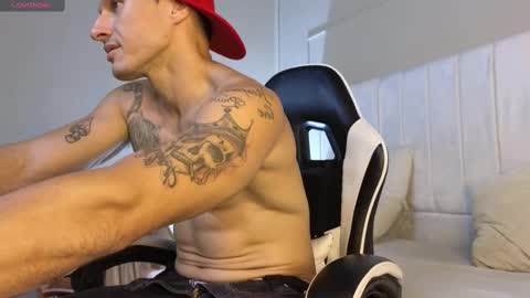 Snapshot of justin_valverde chatting on October 2025 03:18:01 AM Justin online show from October 2025 03:18:01 AM