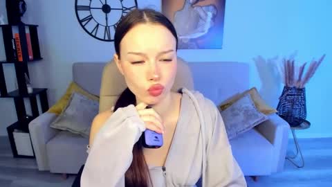 Kaitlyn online show from January 2025 11:43:01 AM