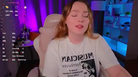 Karoline online show from September 2025 03:19:01 AM