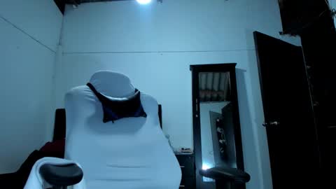 Snapshot of karly_shiine_ chatting on October 2025 03:23:02 AM karly. online show from October 2025 03:23:02 AM